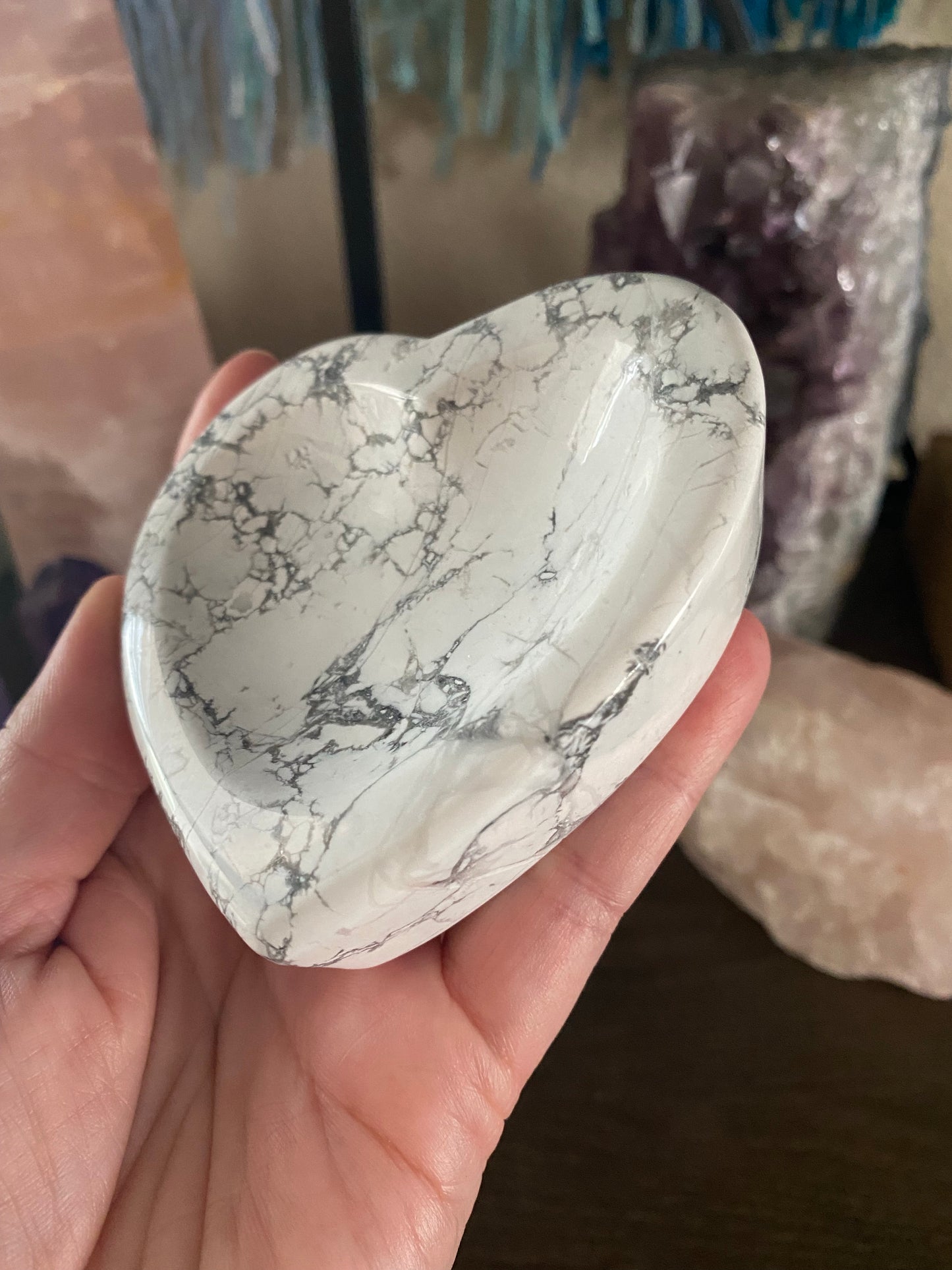 Howlite Heart Bowl