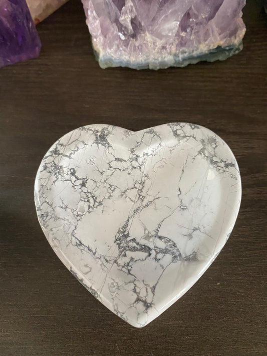 Howlite Heart Bowl